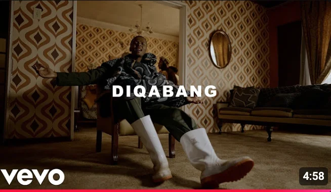 Khathapillar, Sol Phenduka, Smash SA – Diqabang ft. Kamoh Xaba Khathapillar, Sol Phenduka, Smash SA – Diqabang ft. Kamoh Xaba